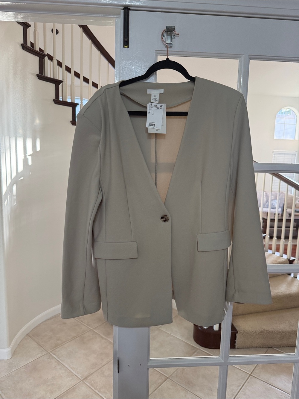 H&M NWT Size Large Button V-Neck Blazer Jacket - Light Beige